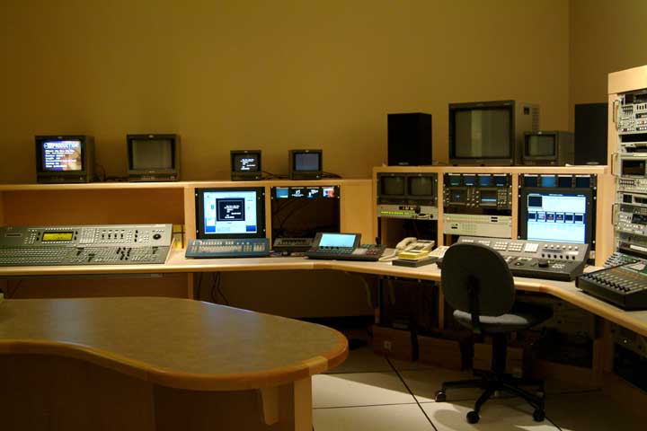 TV-MC News Room Desks